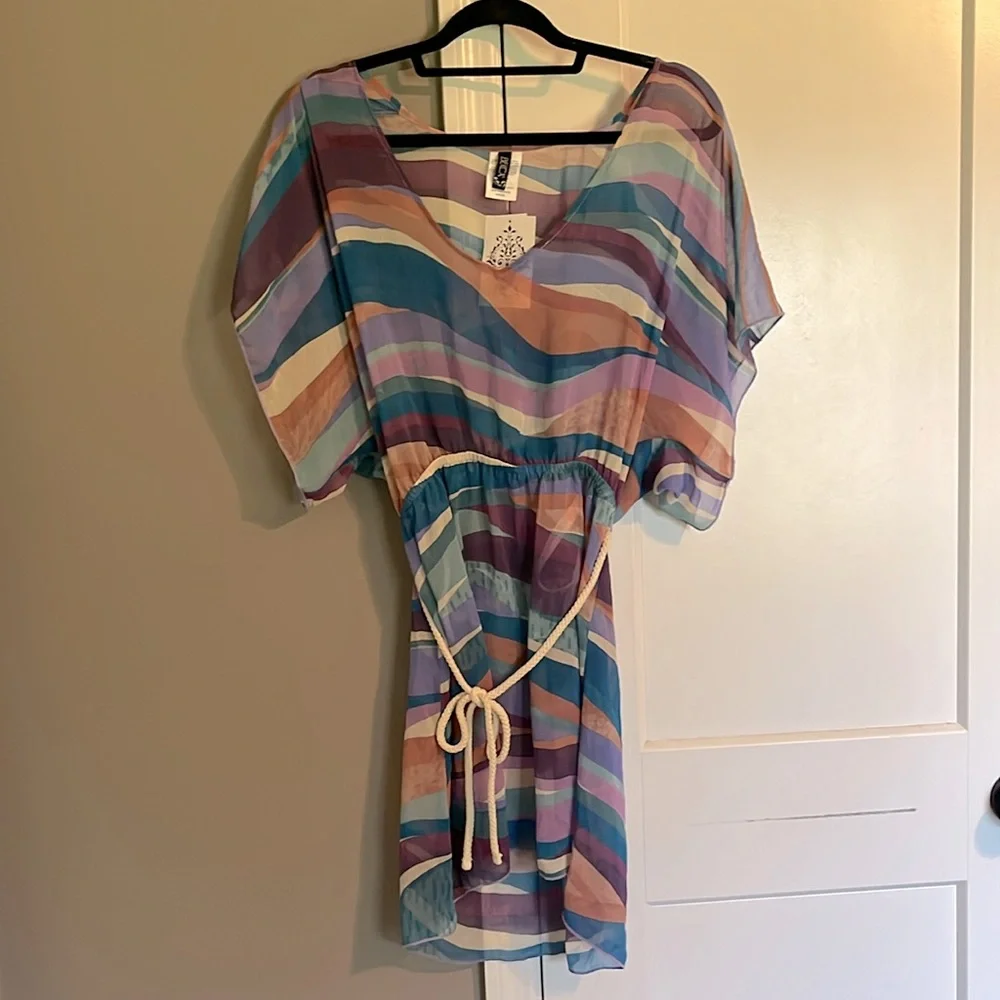 Becca Sound Waves Tunic NWT Size M/L